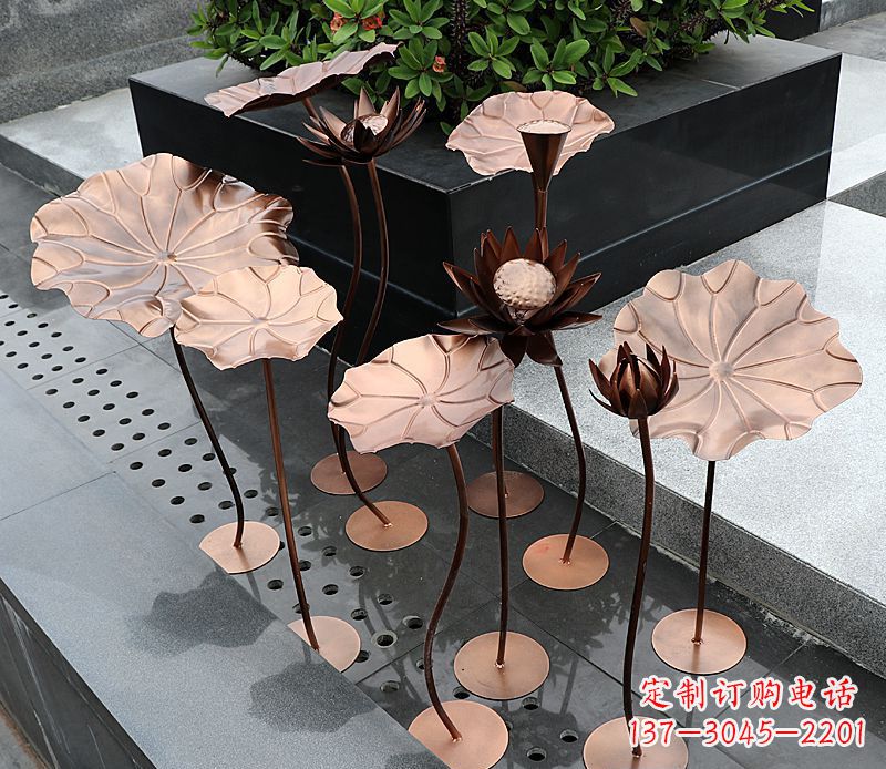 内江不锈钢古铜色荷花雕塑传承传统文化的精美艺术品