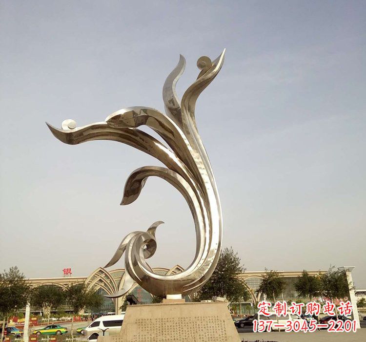 内江凤凰雕塑,让不锈钢广场更加精彩