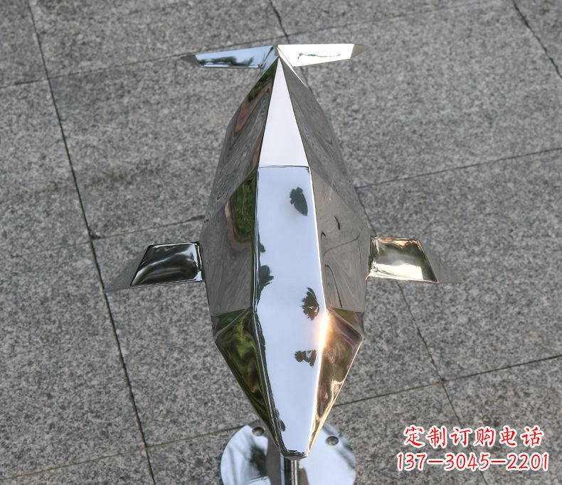 内江海豚雕塑令不锈钢广场更加灿烂