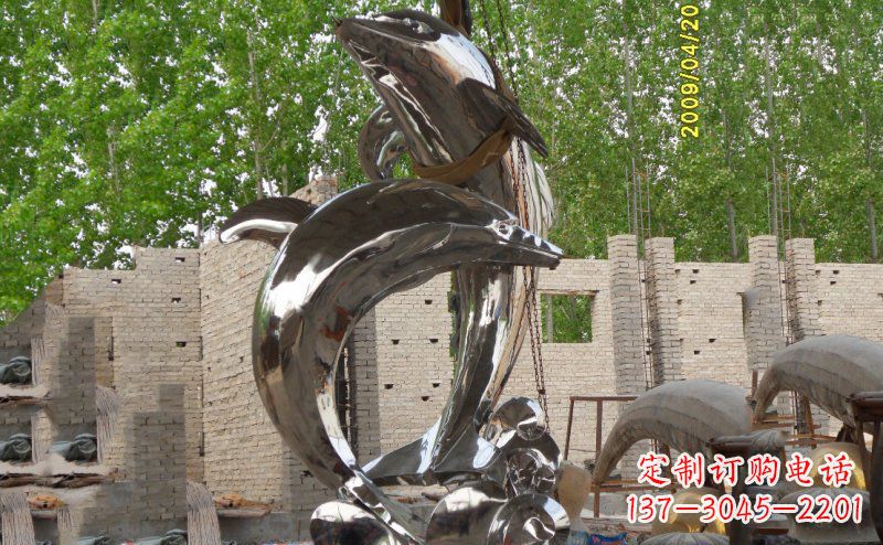 内江海豚之美不锈钢海边雕塑