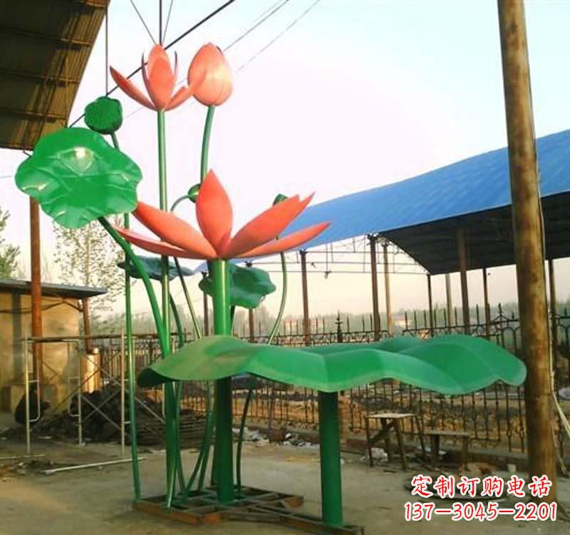 内江不锈钢荷花雕塑汲取自然之美
