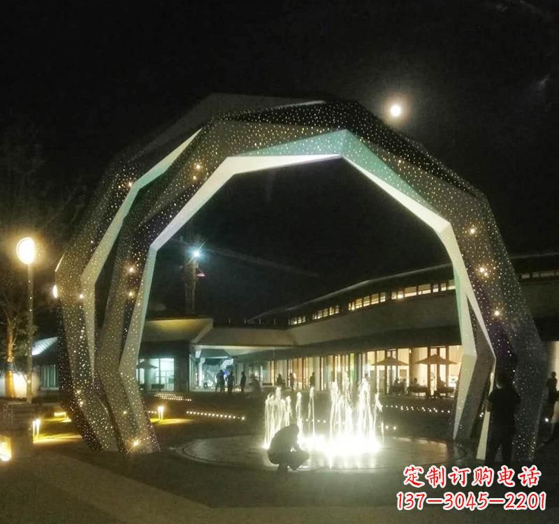 内江不锈钢户外拱门雕塑精美线条点缀美景