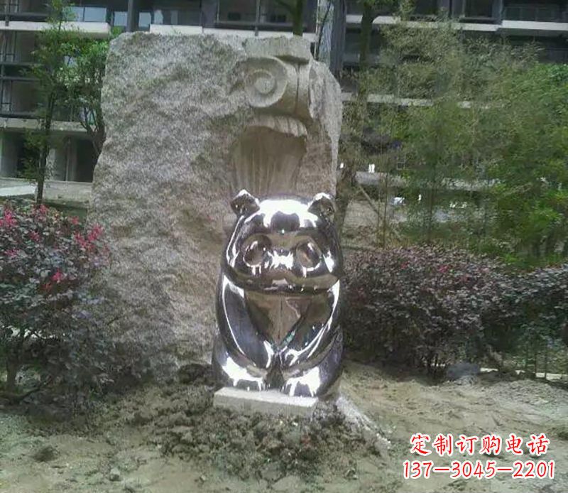 内江不锈钢户外熊猫雕塑
