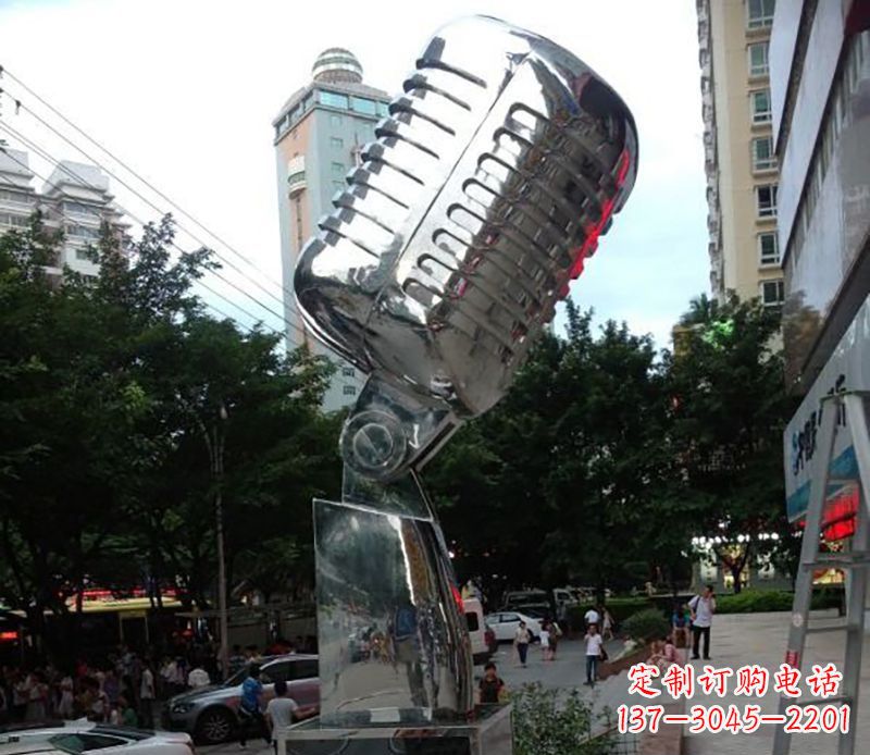 内江不锈钢话筒雕塑象征传统文化和新时代