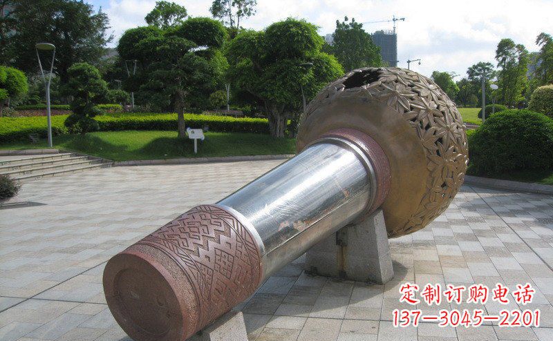 内江“铸就记忆的不锈钢话筒雕塑”