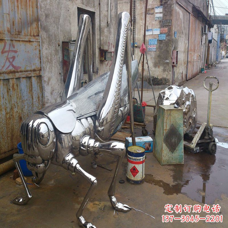 内江不锈钢蝗虫雕塑营造美好的自然环境