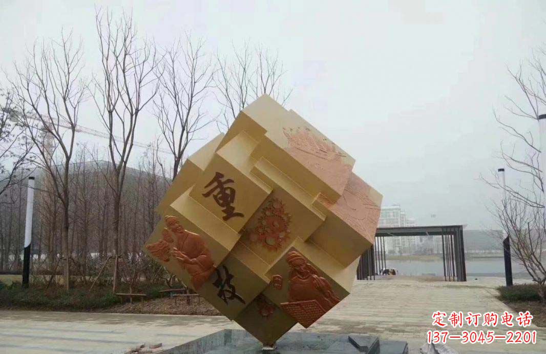内江不锈钢魔方雕塑给景观增添丰富多彩