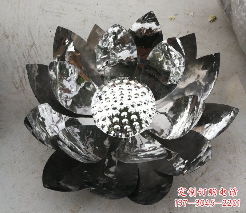 内江不锈钢镜面的荷花雕塑——彰显美丽与恬静