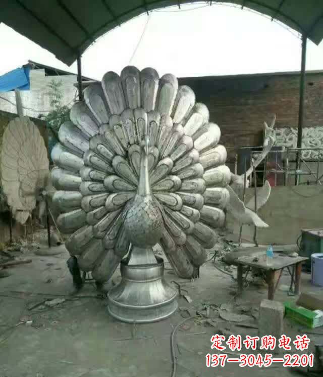 内江该孔雀雕塑