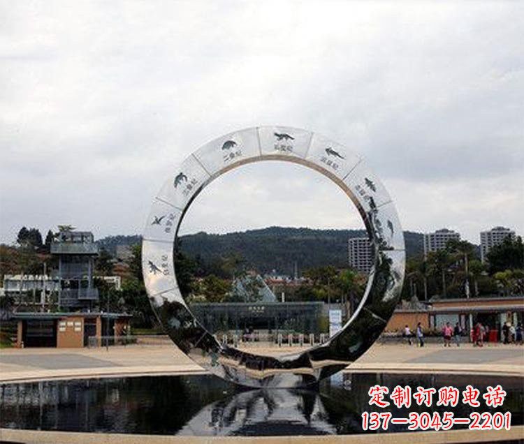 内江恐龙圆环雕塑让恐龙永久存在