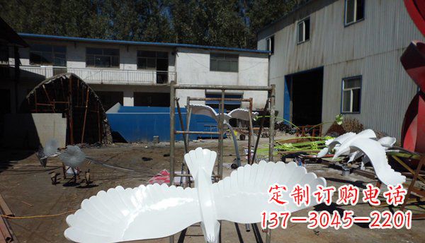 内江不锈钢老鹰雕塑美丽的象征