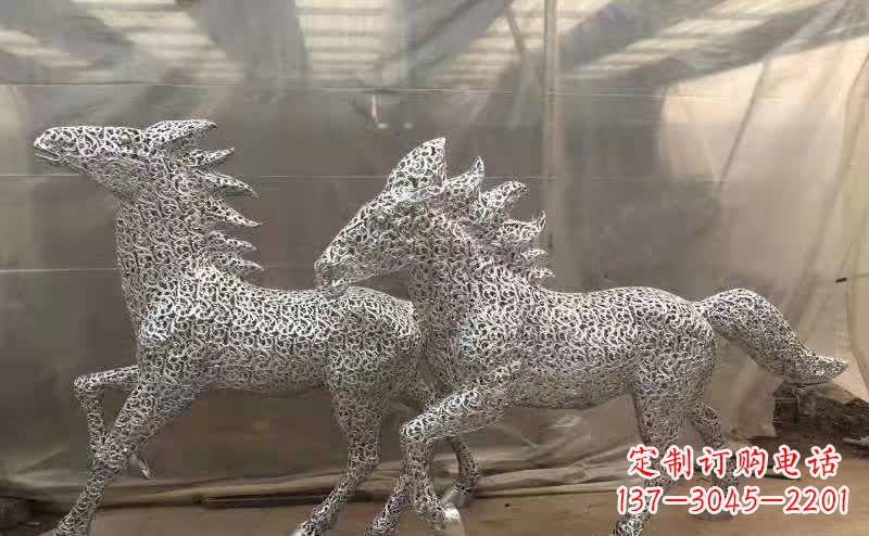 内江不锈钢马雕塑精美而又富有动感