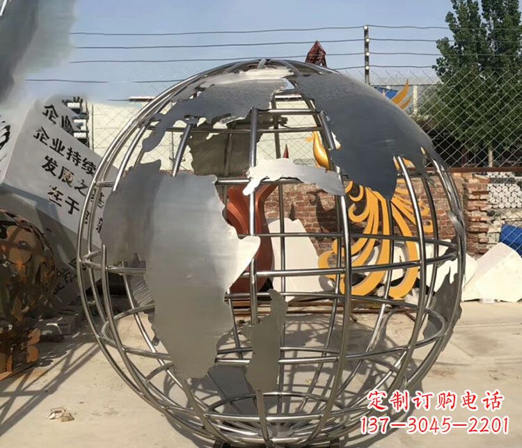 内江不锈钢镂空地球仪雕塑艺术技艺的精美体现