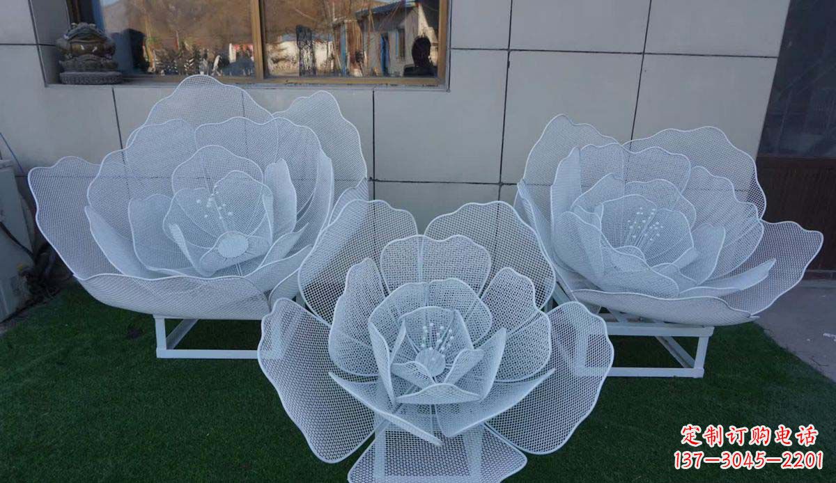 内江不锈钢荷花雕塑一种精美而经久不衰的艺术品