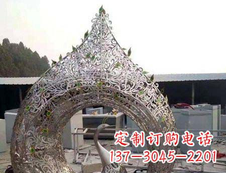 内江不锈钢镂空孔雀雕塑精美的艺术之作