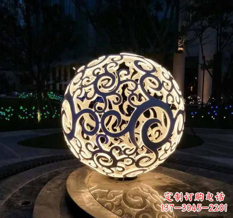内江不锈钢镂空球喷泉雕塑艺术性的水景装饰