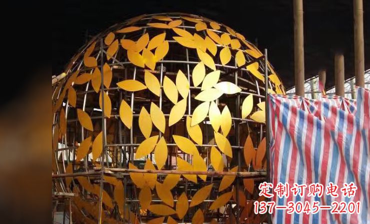 内江不锈钢镂空树叶雕塑——精美绝伦