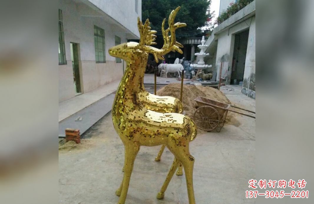 内江不锈钢鹿公园的动物雕塑