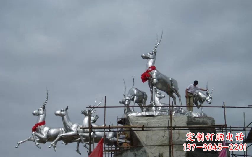 内江不锈钢动物雕塑——美丽宁静的自然之美