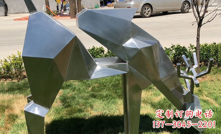 内江不锈钢梅花鹿雕塑给公园带来美丽风景