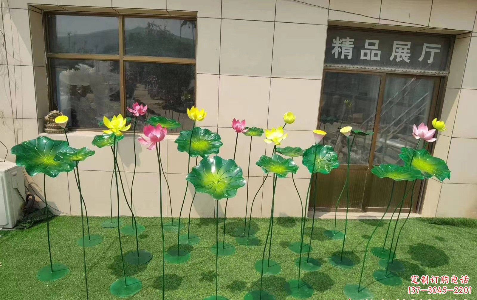 内江不锈钢荷花雕塑给景观增添美感
