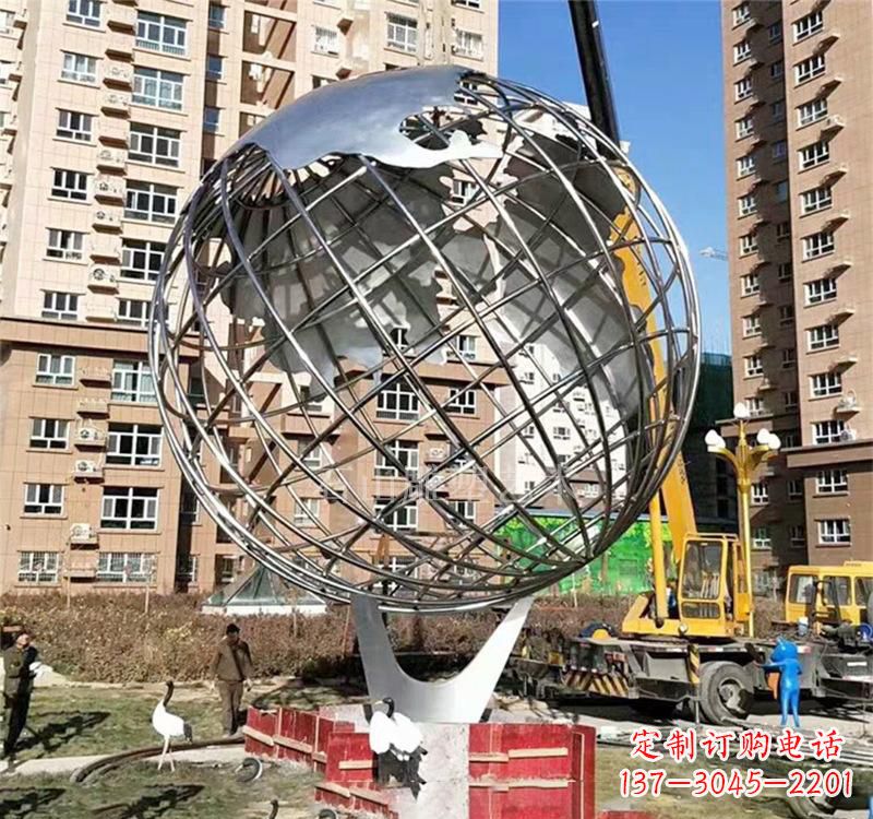 内江不锈钢地球仪雕塑以艺术表达地球的美