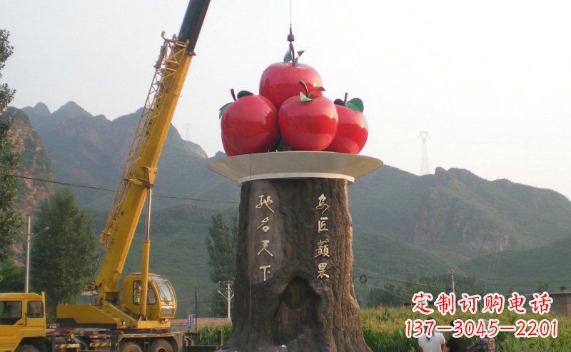 内江不锈钢苹果雕塑艺术与科技的结合