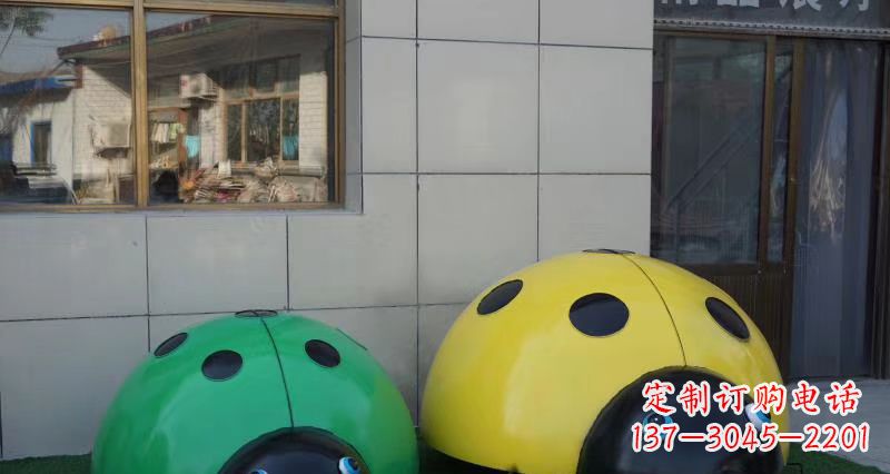 内江不锈钢瓢虫雕塑精致而富有艺术感