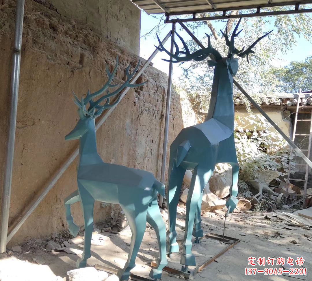 内江不锈钢切面景观鹿雕塑——给景观增添优雅