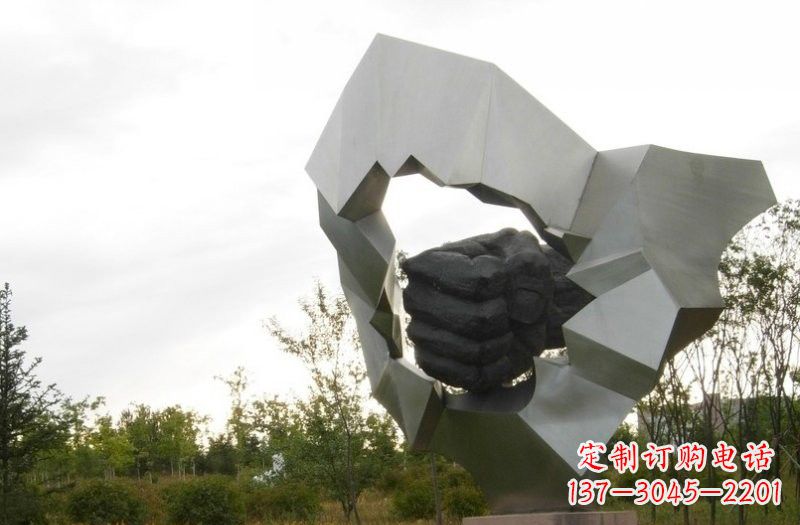 内江不锈钢拳头雕塑222