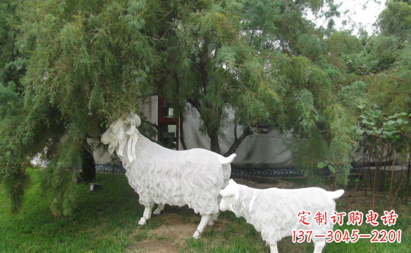 内江不锈钢山羊雕塑静谧中的动态美