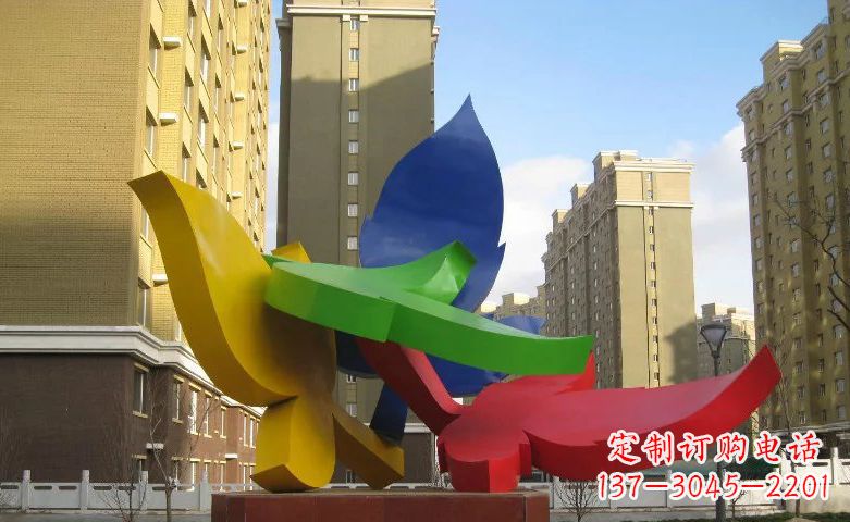 内江不锈钢树叶景观雕塑美丽而精致