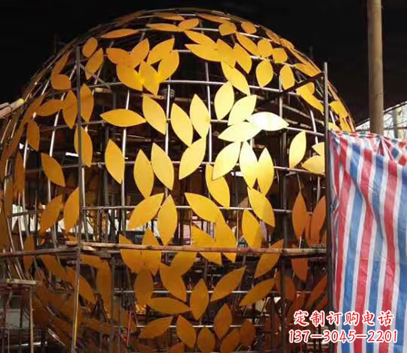 内江不锈钢树叶镂空球景观雕塑