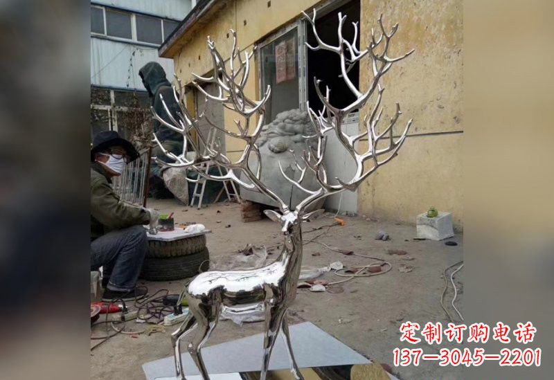 内江不锈钢树枝鹿雕塑艺术精美的自然之美