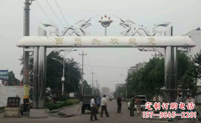 内江不锈钢双龙戏珠牌坊传承文化的雕塑之美