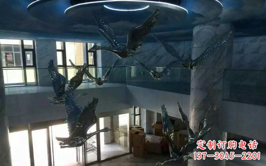 内江不锈钢天鹅雕塑赋予室内空间灵动之美