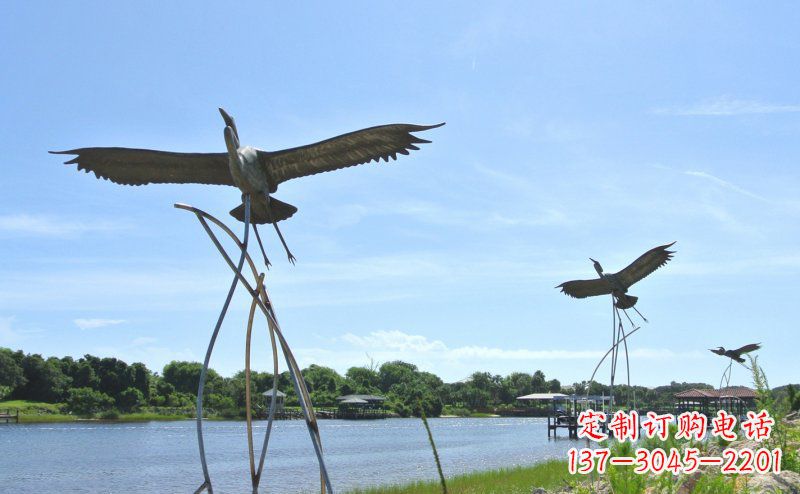 内江不锈钢仙鹤雕塑象征着自由之美