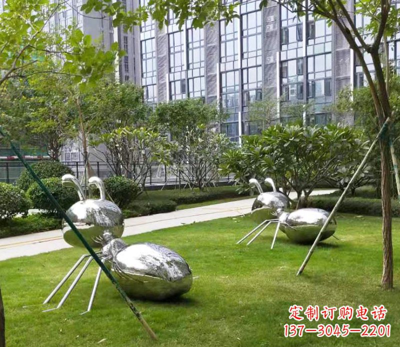 内江不锈钢小区的蚂蚁雕塑