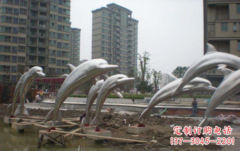 内江不锈钢小区跳跃的海豚雕塑