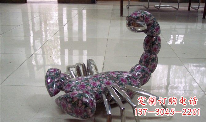 内江不锈钢蝎子雕塑精美的装饰品
