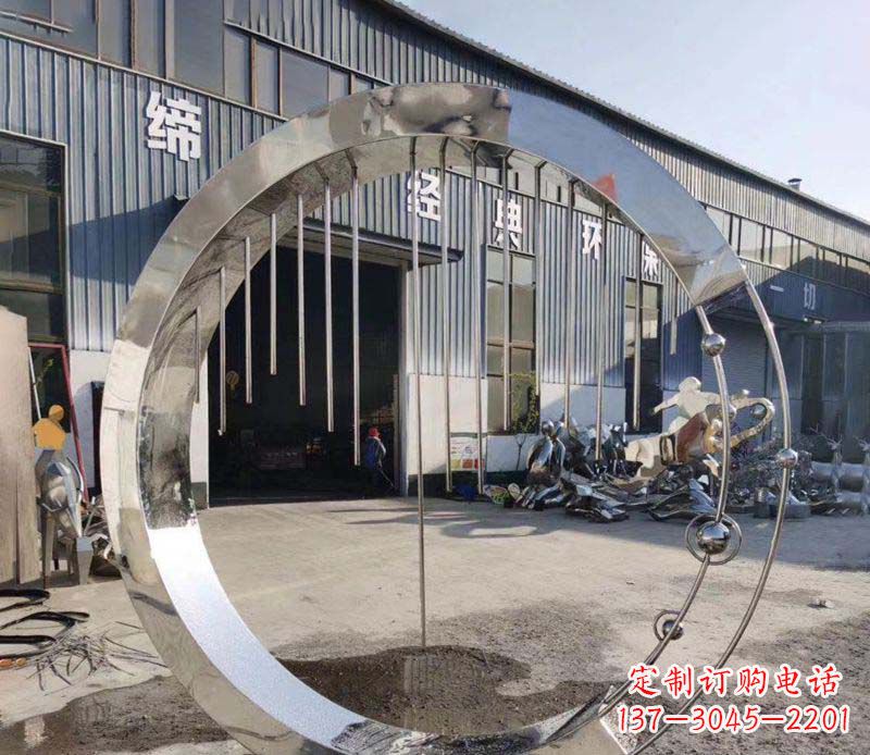 内江不锈钢旋转流水圆环雕塑