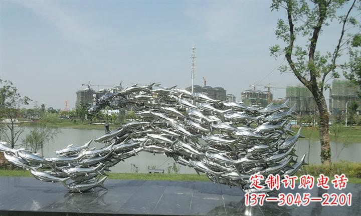 内江精美动物雕塑点缀不锈钢鱼群公园