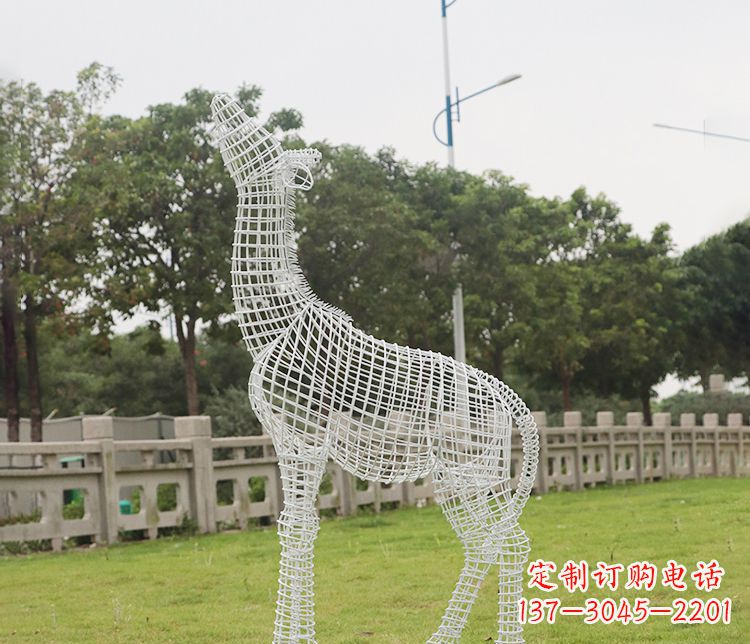 内江不锈钢长颈鹿雕塑——艺术精美的象征