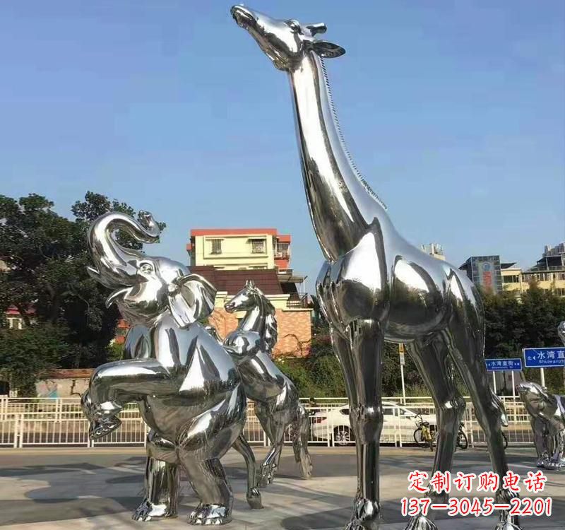 内江长颈鹿雕塑精美而优雅