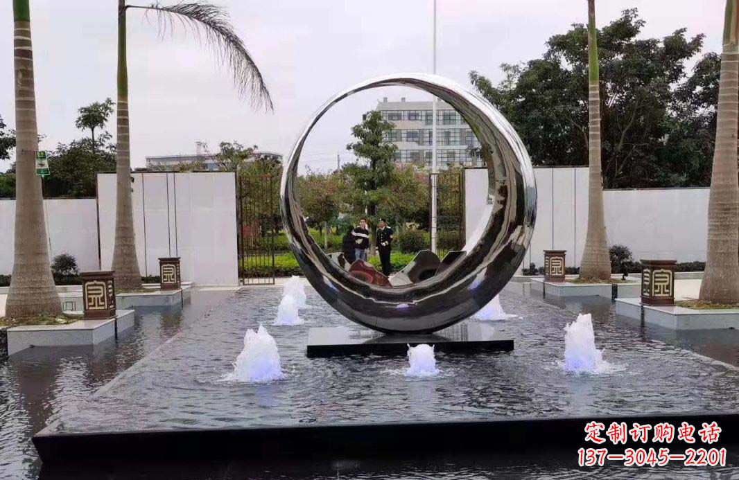 内江不锈钢圆环景观喷泉雕塑