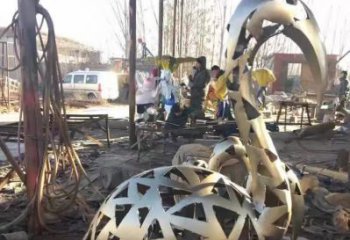 内江不锈钢天鹅雕塑象征着幸福的美好