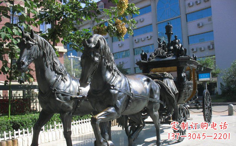 内江马车雕塑西方步行街的瑰宝