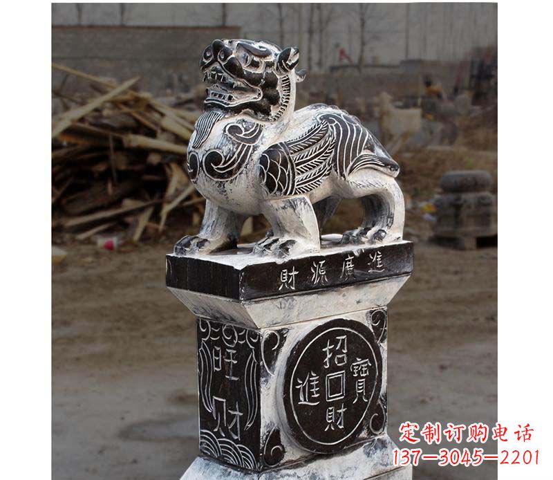 内江门墩雕塑财源广进的象征