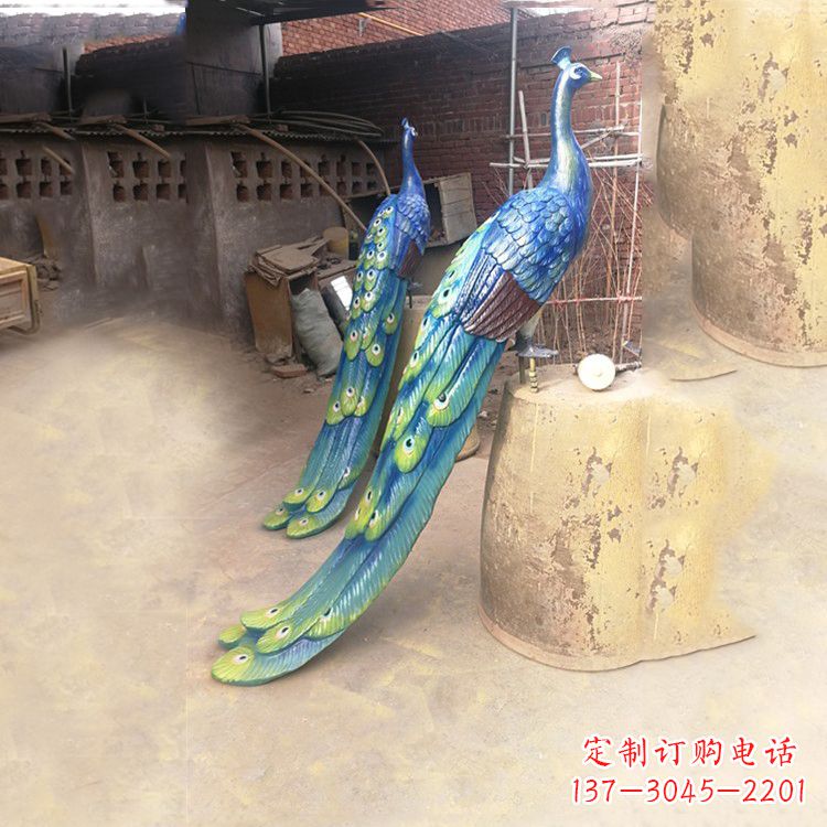 内江彩绘孔雀铜雕塑
