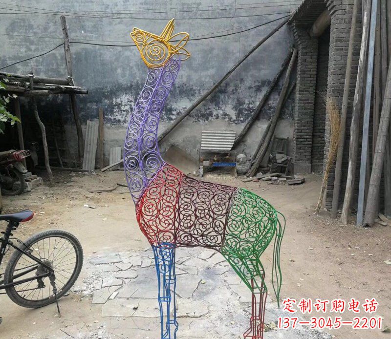 内江彩色不锈钢镂空梅花鹿雕塑——精美艺术品
